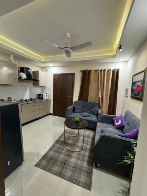 Avalon Elegant 1BR Royal Suite Bahria Town